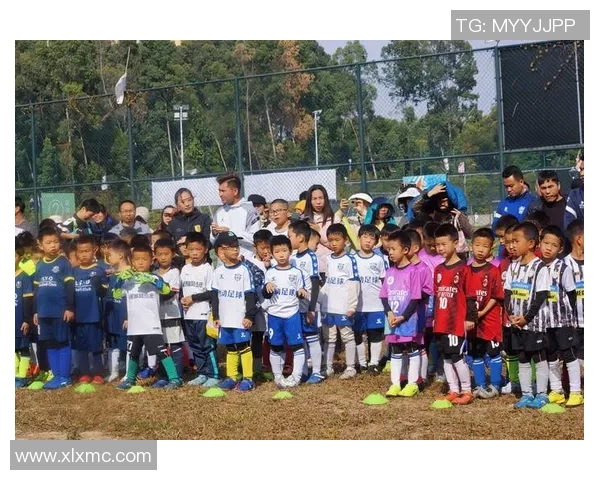 李大嘴足球:激情与梦想交织的绿茵场上演绎传奇人生 李大嘴足球:激情与梦想交织的绿茵场上演绎传奇人生