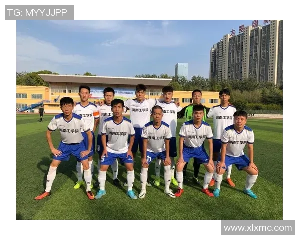 足球华光杯盛况空前球迷热情高涨见证精彩对决与友谊之光 足球华光杯盛况空前球迷热情高涨见证精彩对决与友谊之光