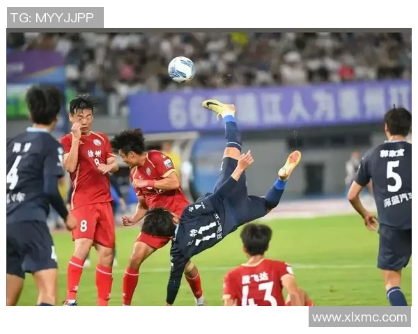 空场足球的魅力与挑战探讨如何在无观众环境中提升比赛体验 空场足球的魅力与挑战探讨如何在无观众环境中提升比赛体验